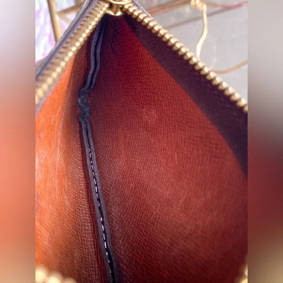 Louis Vuitton Key Pochette Cles Wallet 🤎